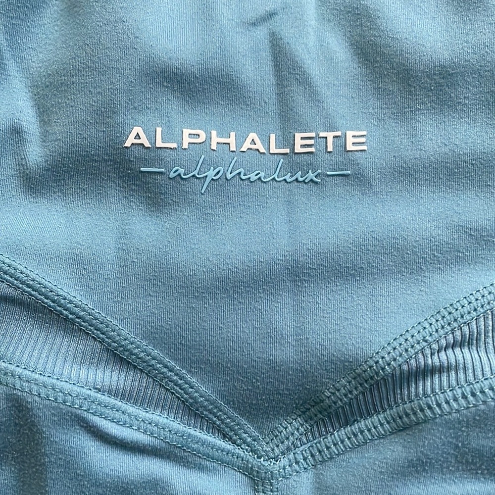Alphalete workout leggings size medium.